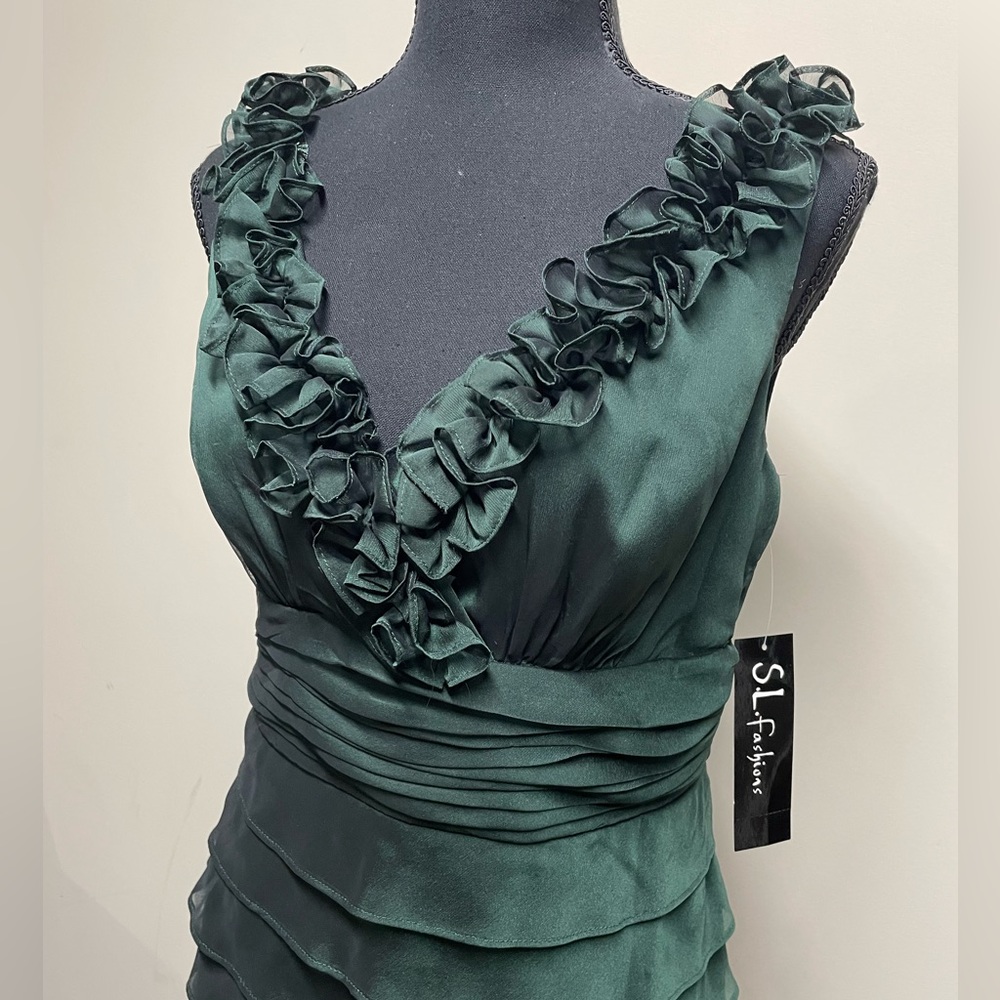 NWT SL Fashions Chiffon Shutter Dress w. Ruffle - GORGEOUS Hunter Green